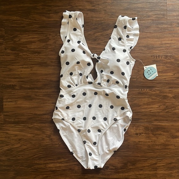 Women’s swim - Picture 1 of 4
